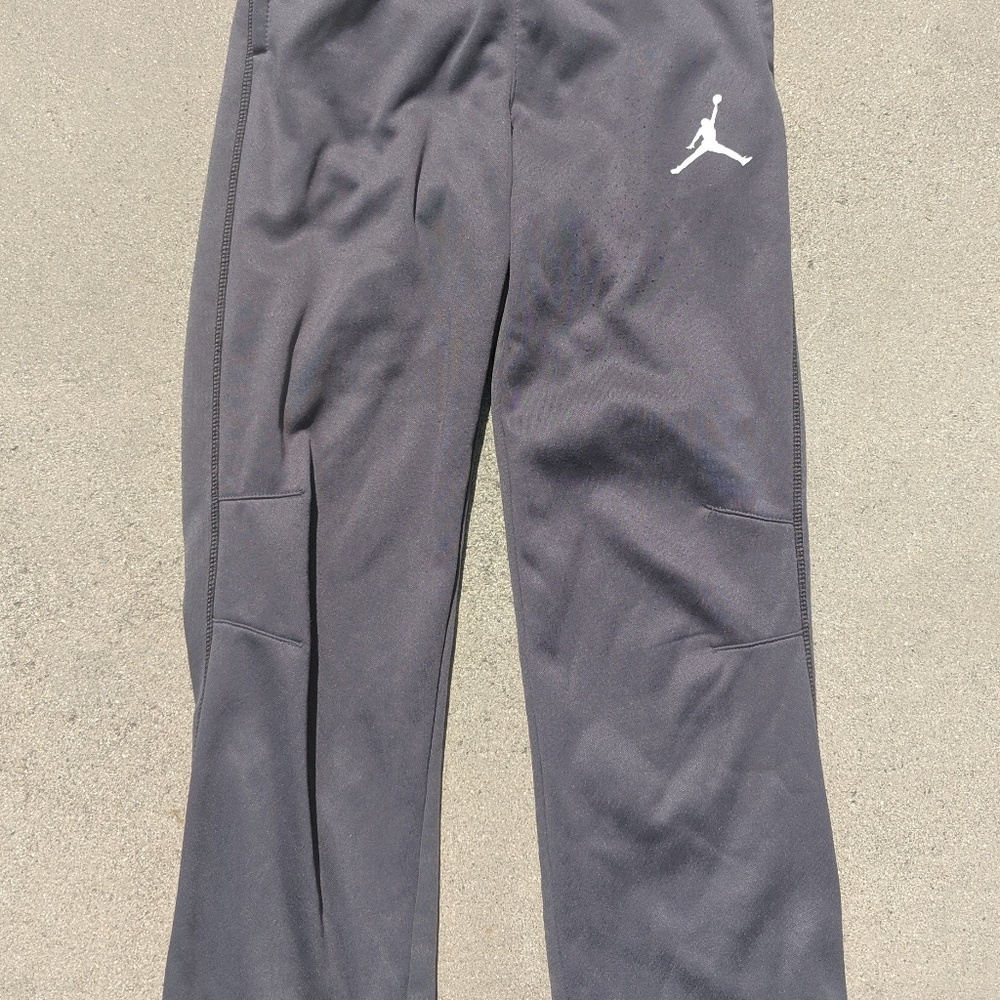 JORDAN Therma-Fit Sweats Kids Size Small